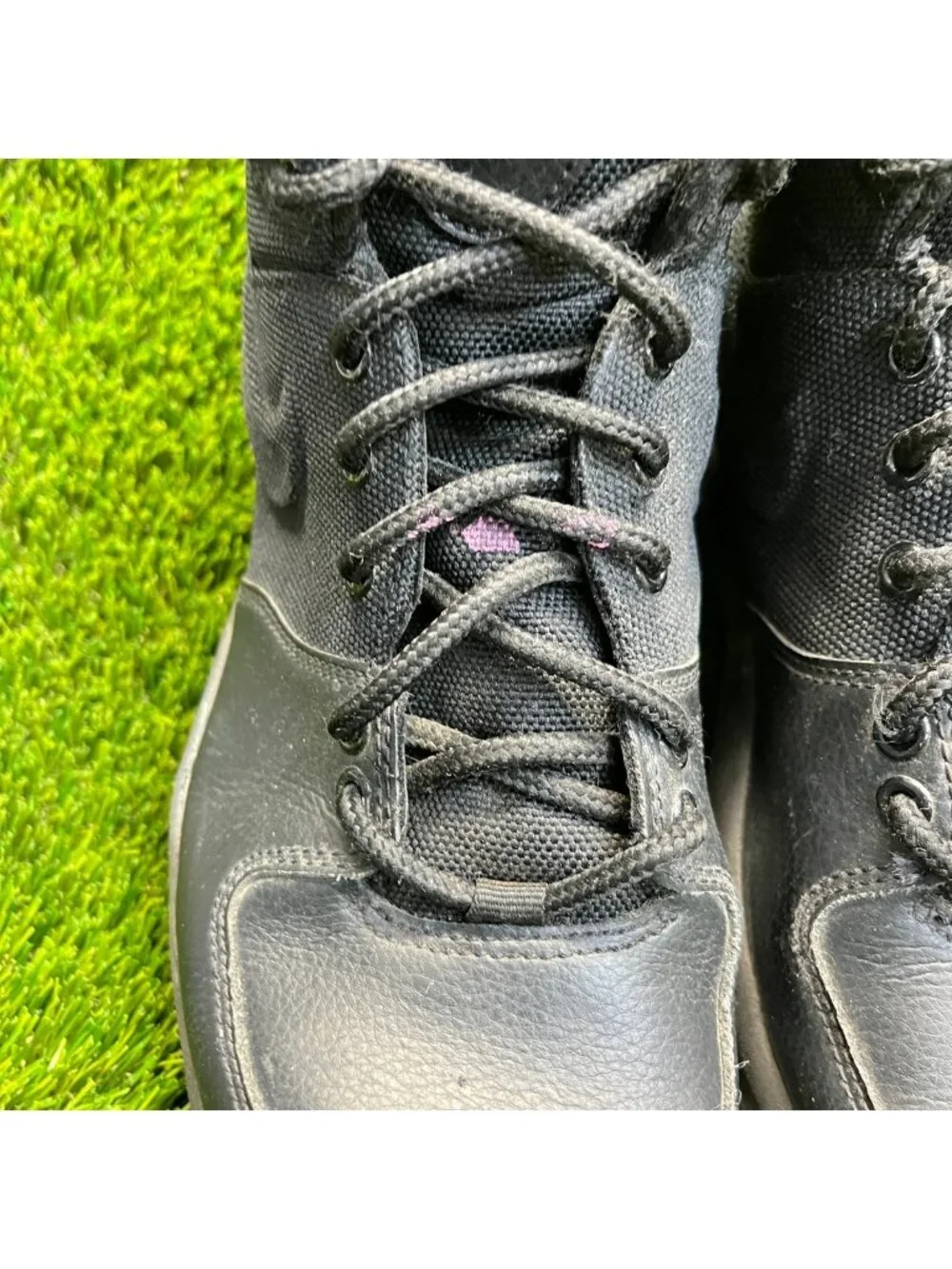 Nike ACG Manoa Boys Size 7Y Triple Black Classic Outdoor Lace Up Hiking Boots